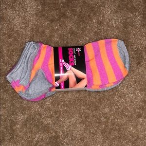 WOMEN’S NO SHOW SOCKS